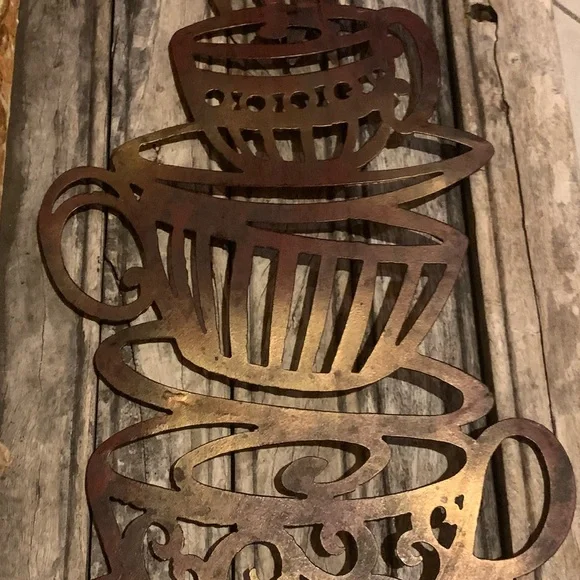Rustic large metal stacked coffee / tea cup silhouette - Picture 9 of 12